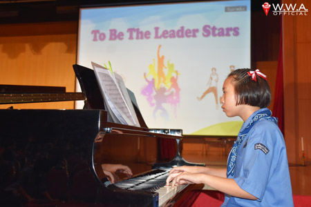 The Leader Stars (33)
